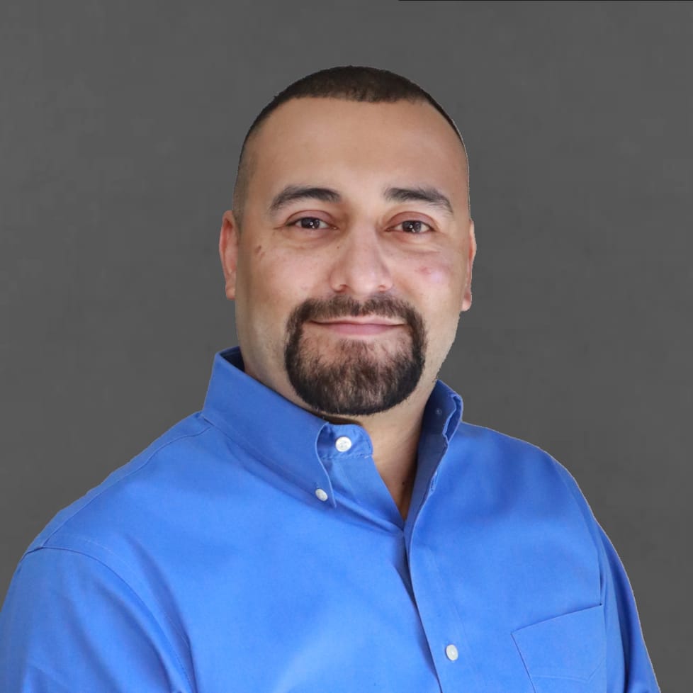 Simon Solorzano<br />
Customer Experience Specialist
